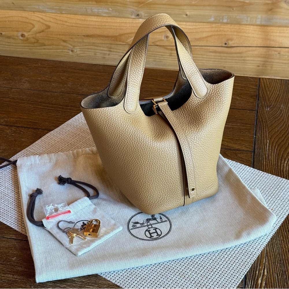 Picotin 18 Clemence GHW - Biscuit - Excellent condition!